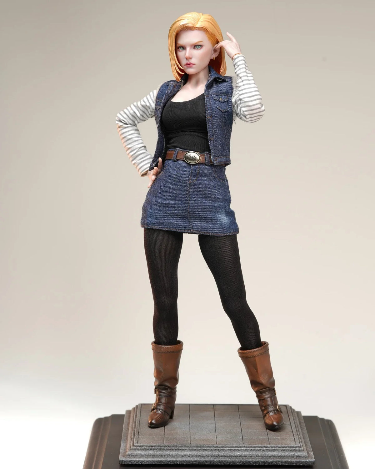 Artisan Studio Blonde Android 1/6 Scale Action Figure